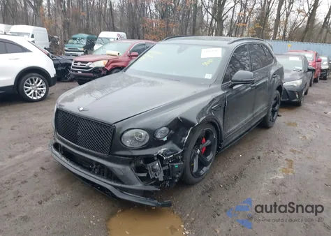 2022 Bentley Bentayga S/V8 z USA, uszkodzony, nr VIN SJAAM2ZV5NC011277